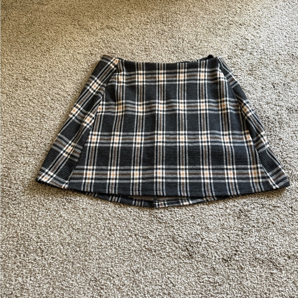 Plaid A-Line Skirt - Black and White